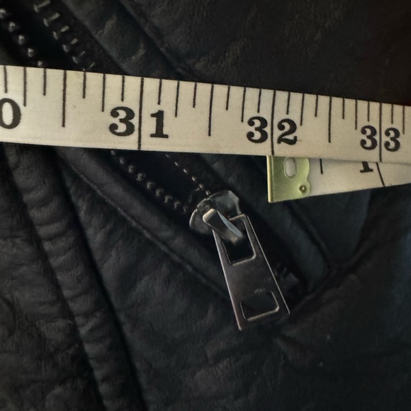 Sexy leather moto jacket with zippers.🖤 - Picture 8 of 10